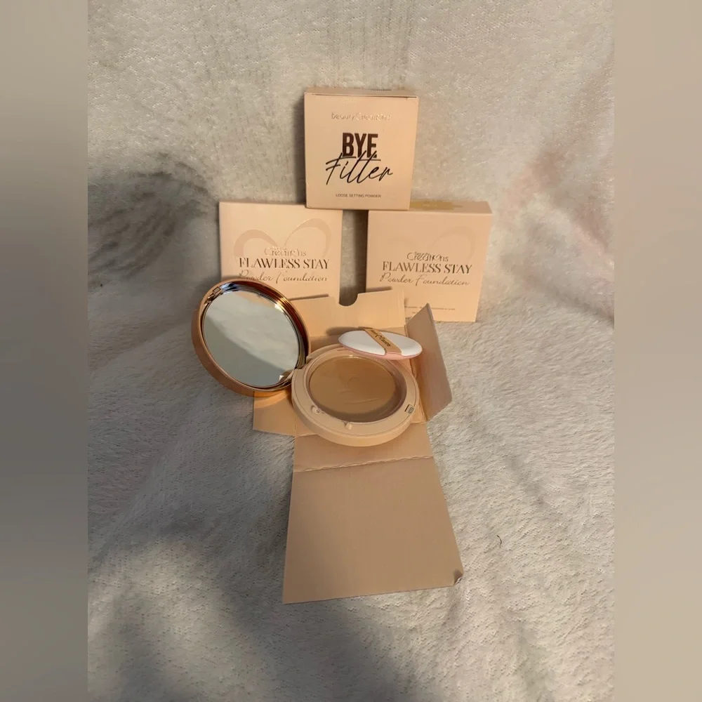 NIB Bundle of BEAUTY CREATIONS Powder Foundation and Loose Setting Powder